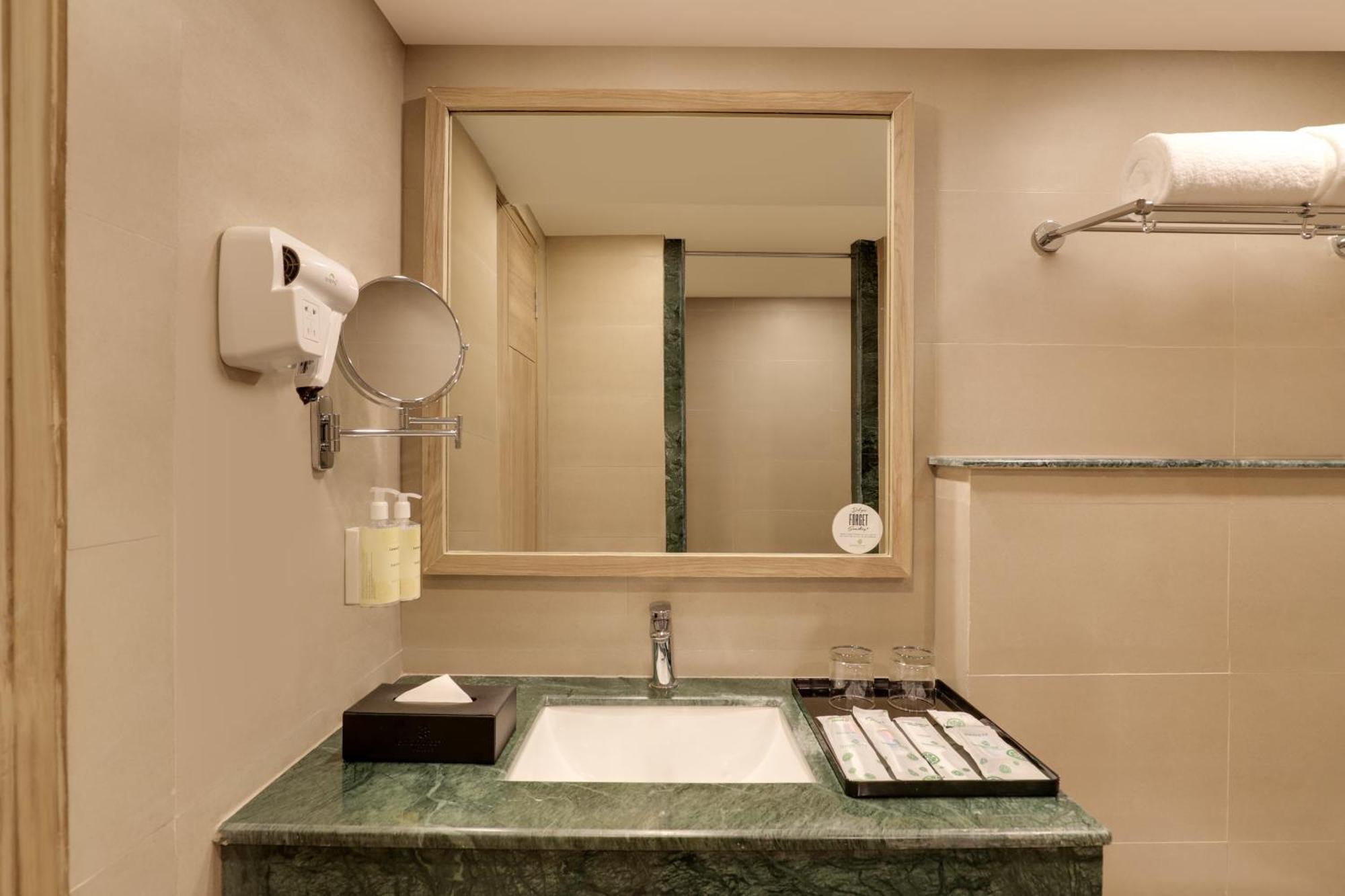 Lemon Tree Hotel, Rishīkesh Εξωτερικό φωτογραφία