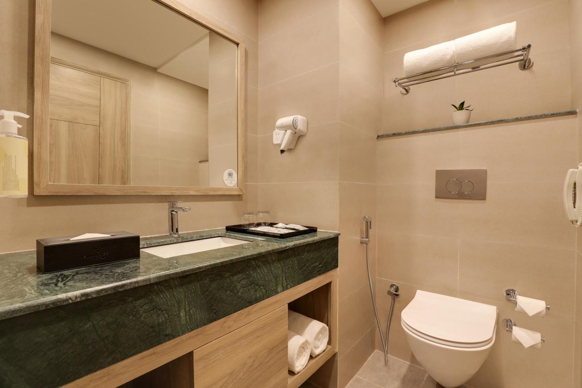 Lemon Tree Hotel, Rishīkesh Εξωτερικό φωτογραφία